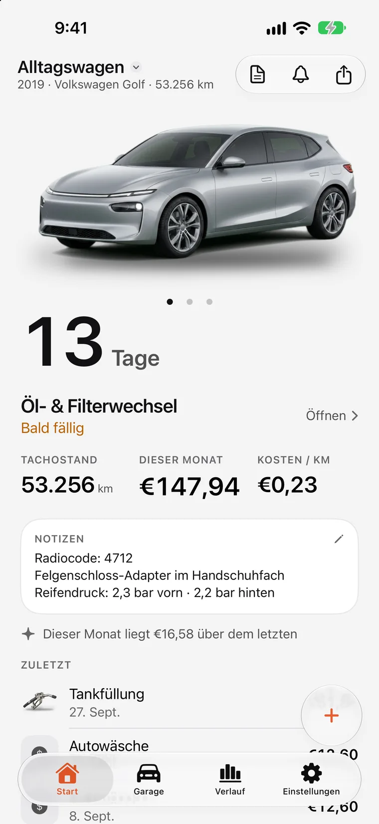 SteerLog-Startbildschirm: ein großer Countdown zum nächsten Service — Öl- und Filterwechsel in 7 Tagen — über dem Auto, seinem Kilometerstand und den letzten Tankfüllungen und Services.