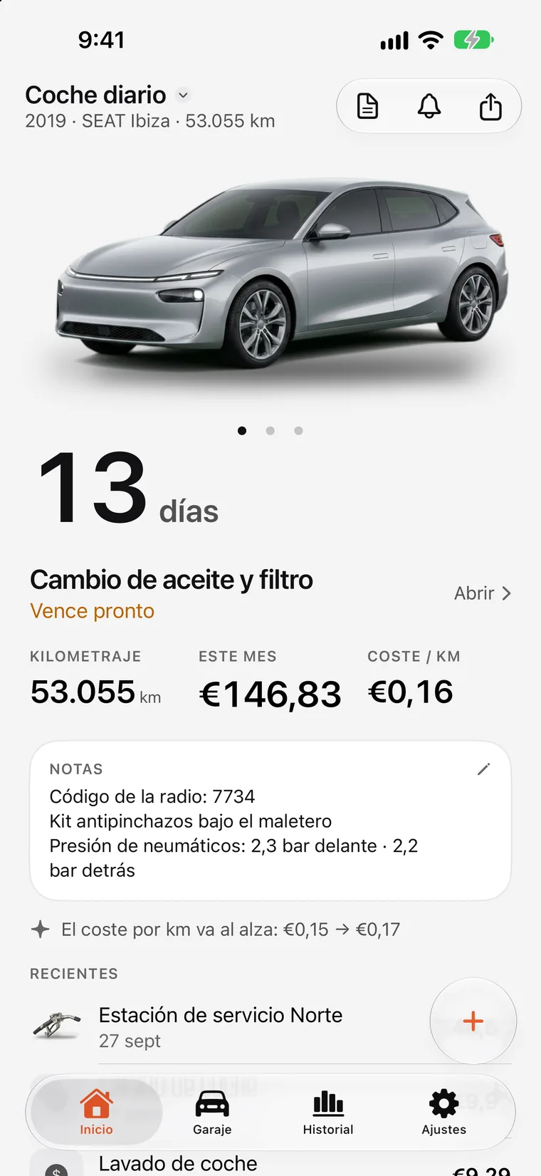 Pantalla de inicio de SteerLog: una gran cuenta atrás hasta la próxima revisión — cambio de aceite y filtro en 7 días — encima del coche, su kilometraje y los últimos repostajes y revisiones.